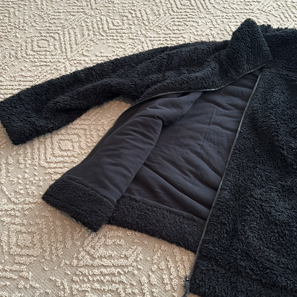 Lululemon Teddy Jacket - Picture 4 of 4